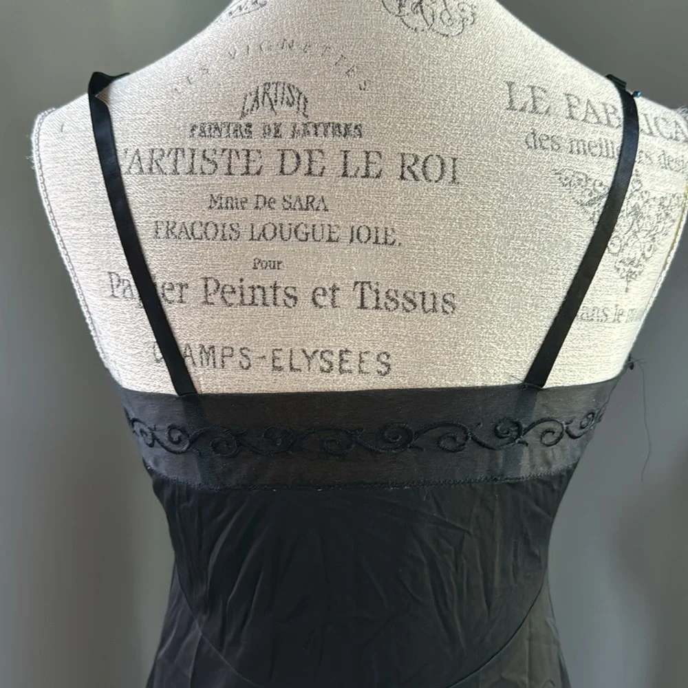 Vintage Vanity Faire black lace trimmed slip EVC size‎ S